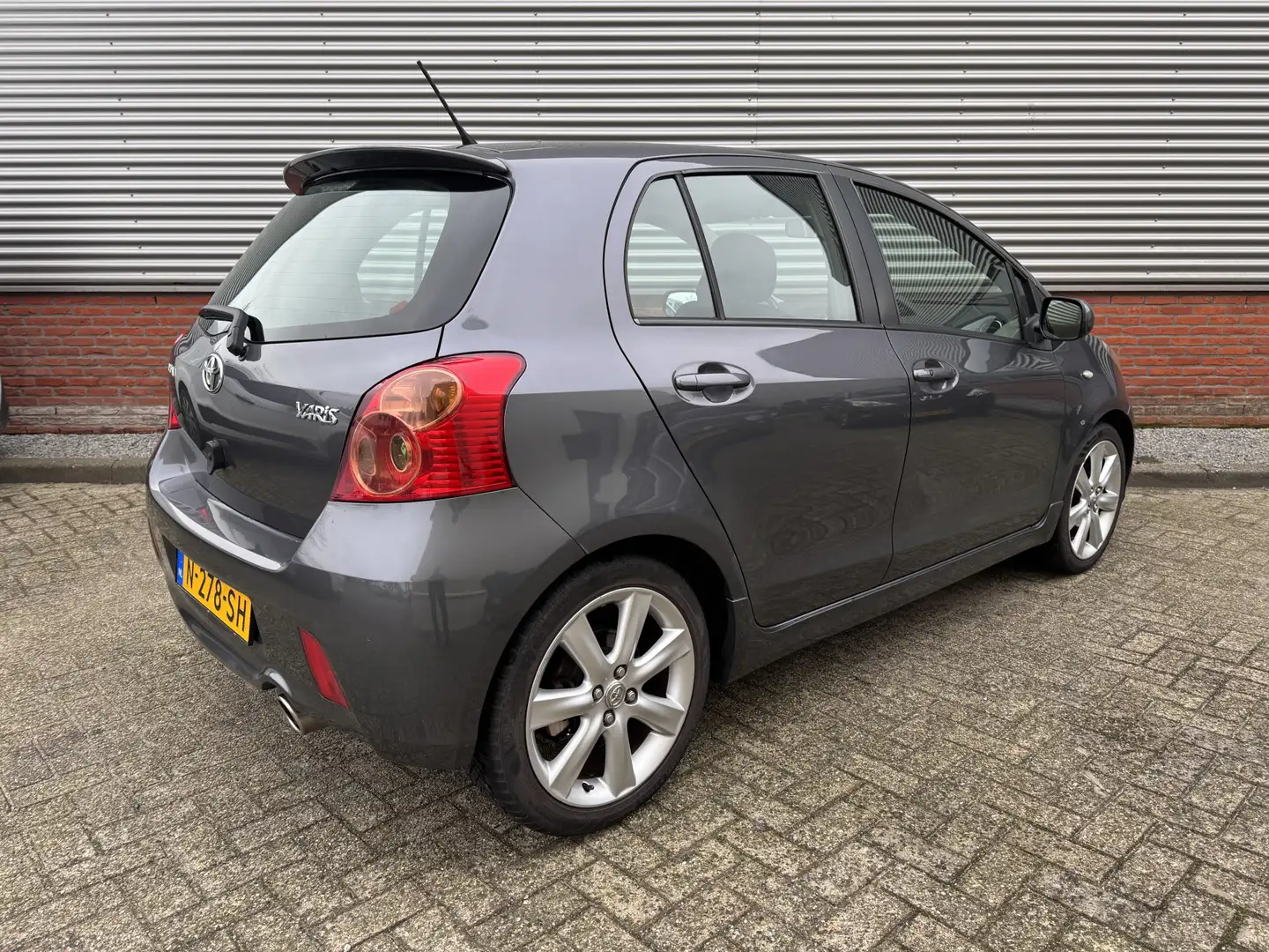 Toyota Yaris 1.8 VVTi TS | Keyless | Climate Control | Stoel Ve Gris - 2