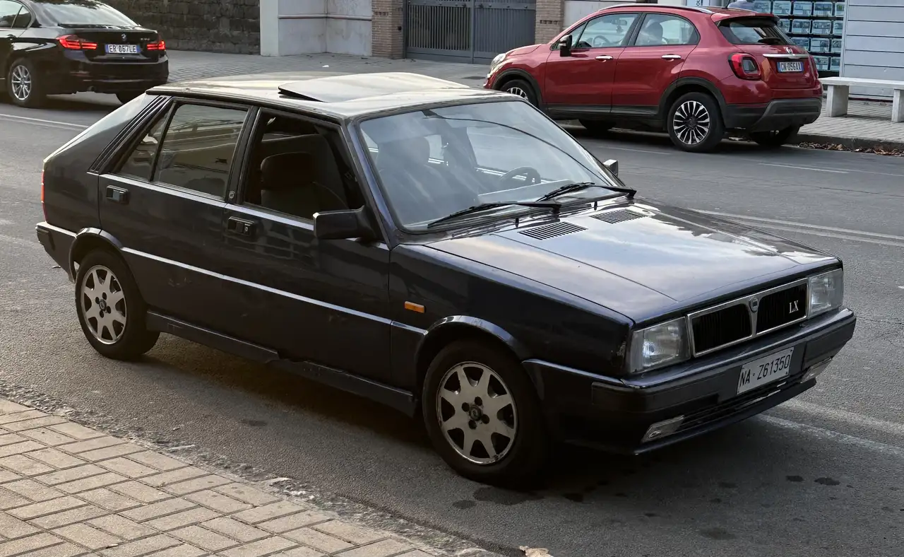 Lancia Delta 1.5 LX, foto 1