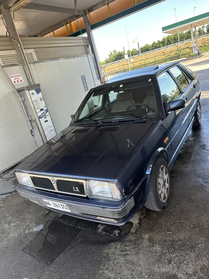 Lancia Delta 1.5 LX, foto 8