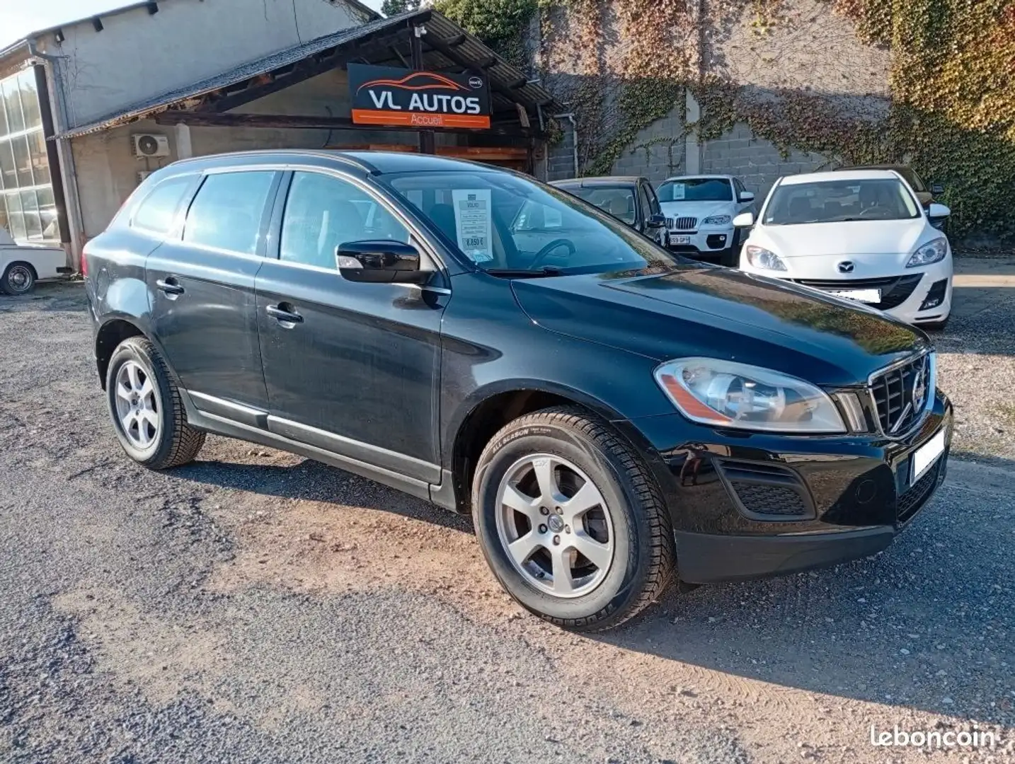 Volvo XC60 2.0 136 cv Année 2012 Carnet d'entretien complet Schwarz - 1