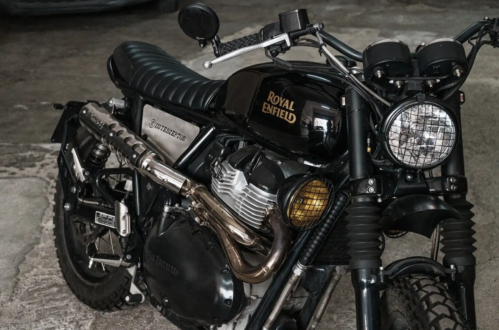 Royal Enfield Interceptor custom Negru - 2