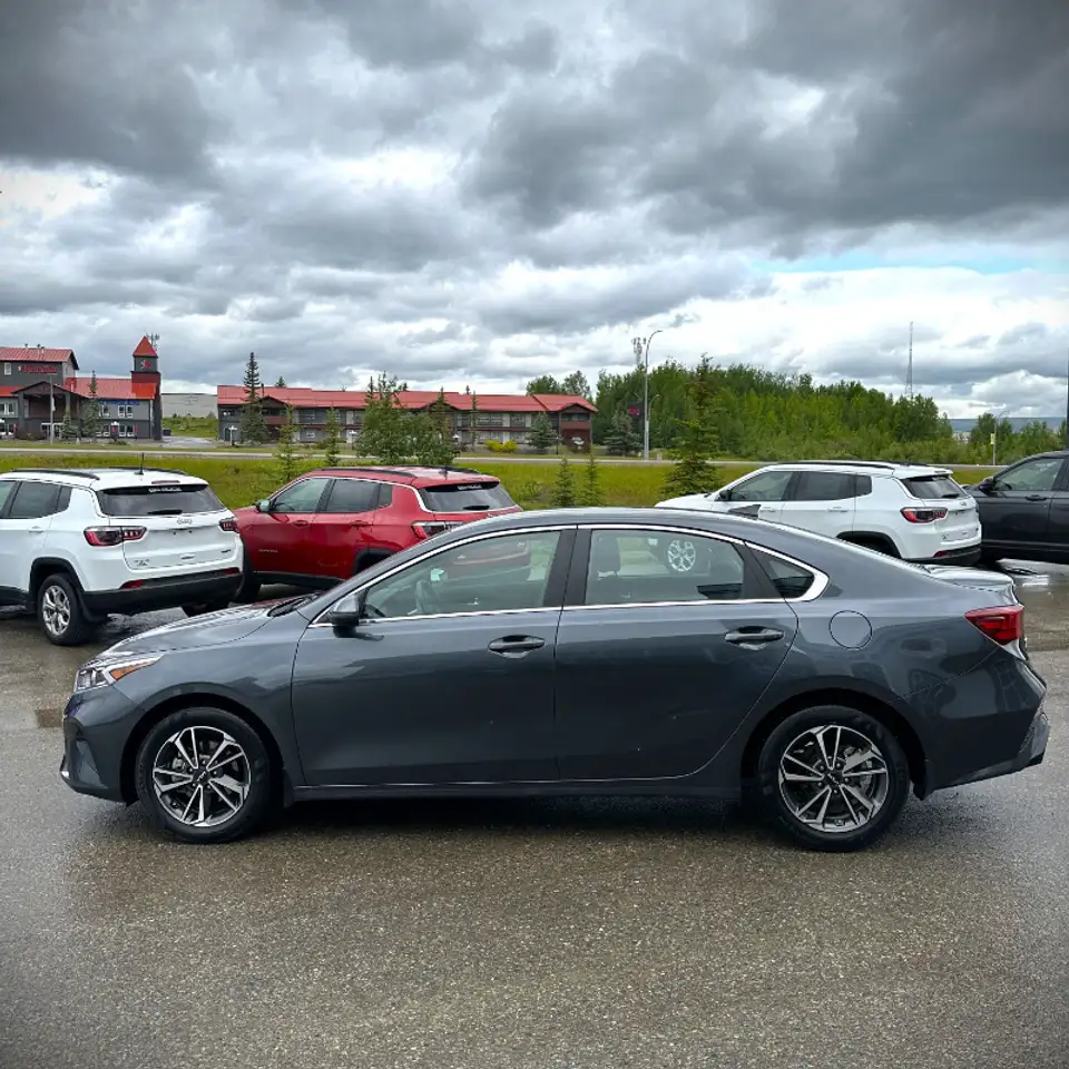 Kia Forte снимка Kia Forte
