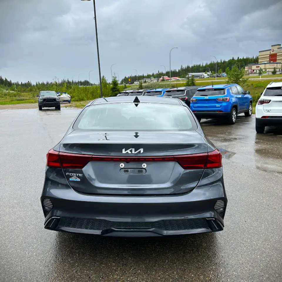 Kia Forte снимка Kia Forte
