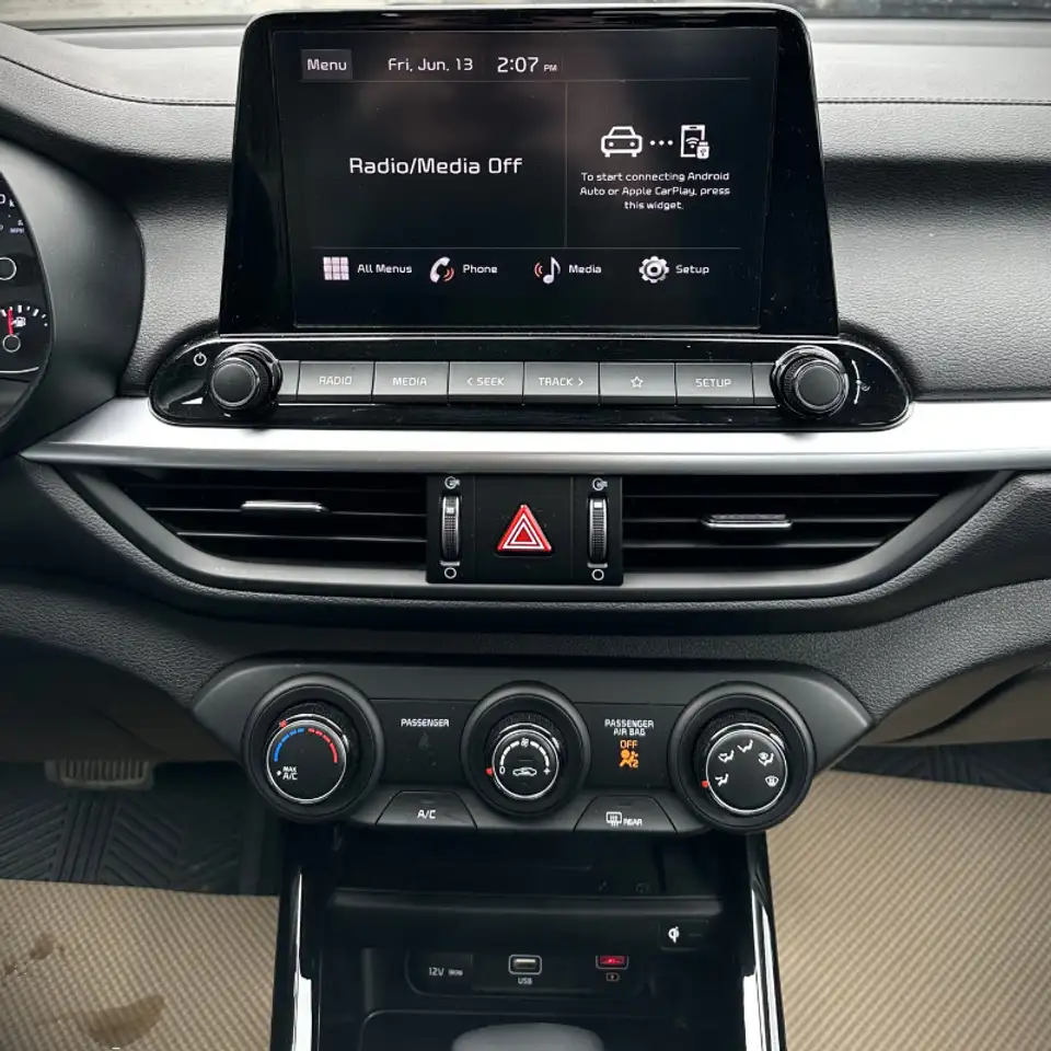 Kia Forte снимка Kia Forte