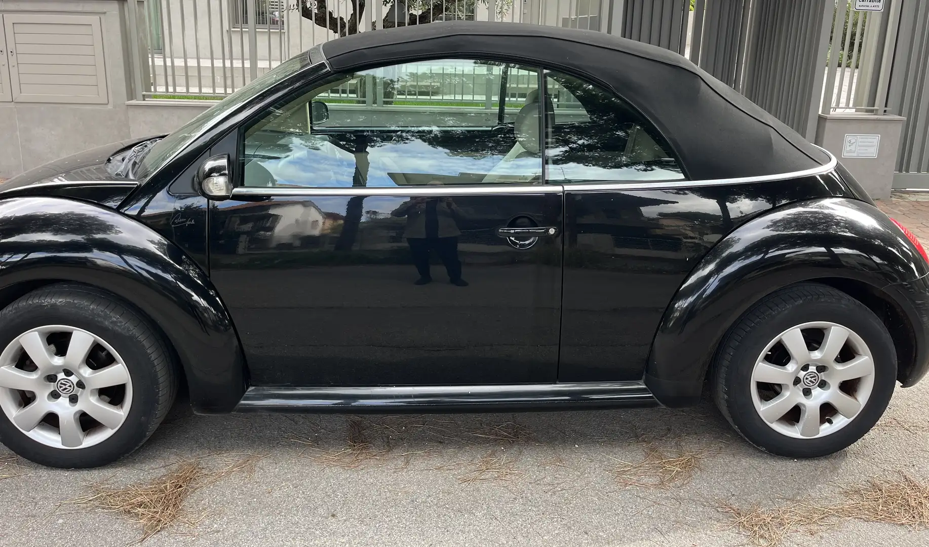 Volkswagen New Beetle Cabrio 1.9 tdi 100cv - 1