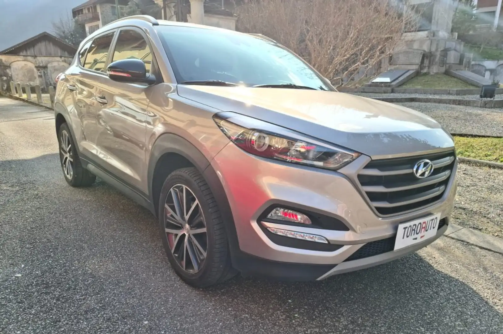 Hyundai TUCSON 1.7 CRDi XPossible UNICO PROPRIETARIO Bronzo - 1
