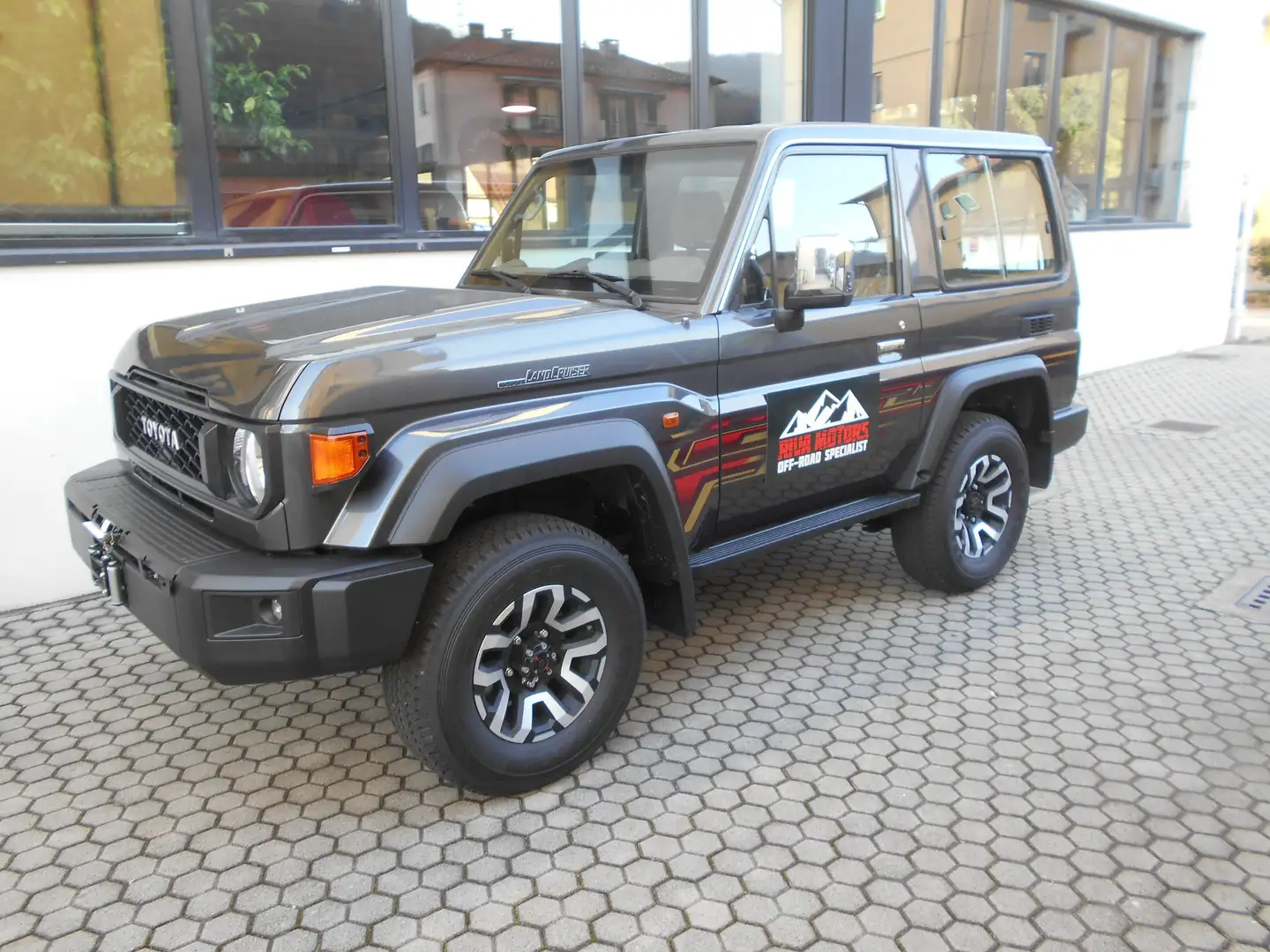 Toyota Land Cruiser GRJ 71 4.0 V6 AUTOMATICO. €83500 iva inclusa Grigio - 2