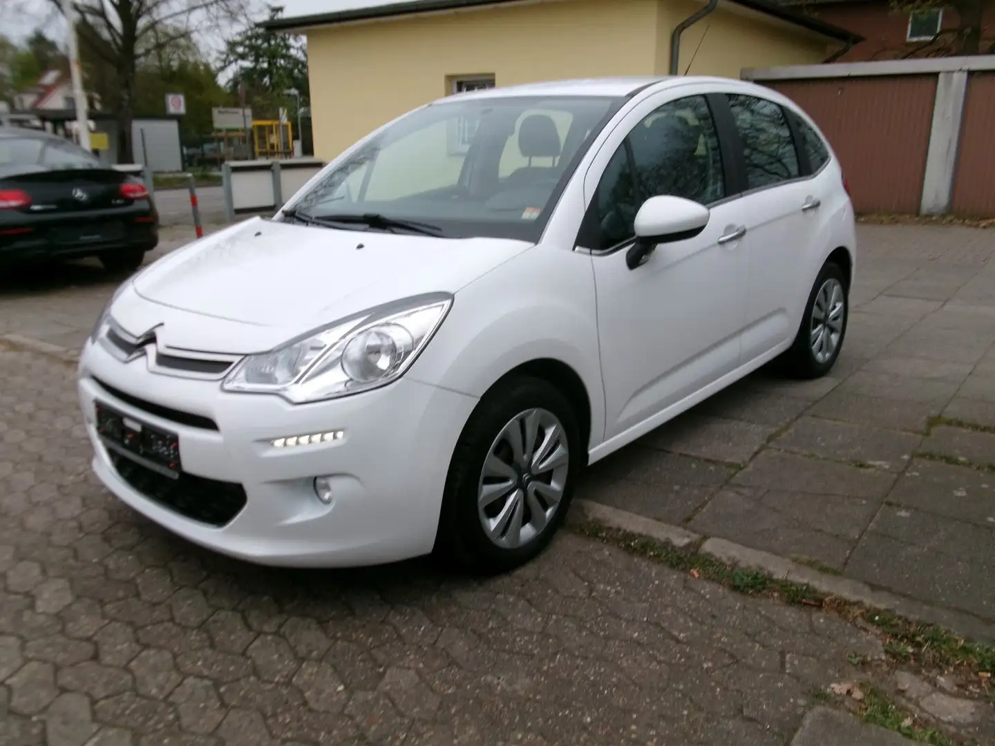 Citroen C3 PureTech 68 Selection,KLIMA, 1Hand Weiß - 1
