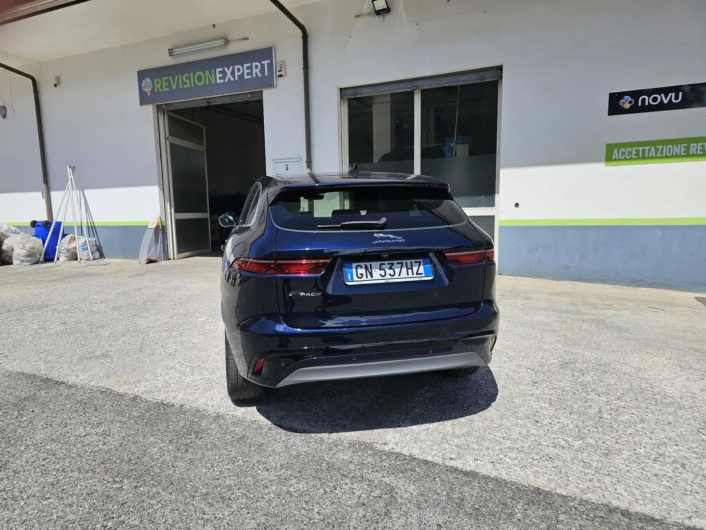 Jaguar F-Pace F-Pace 2.0d i4 mhev R-Dynamic S awd 163cv Blu/Azzurro - 2