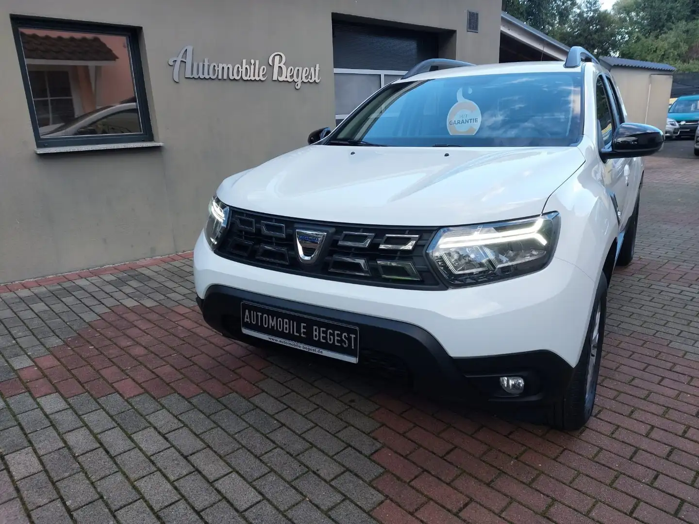 Dacia Duster TCe 130 1.HD+AHK+TEMPOMAT+GARANTIE! Weiß - 1