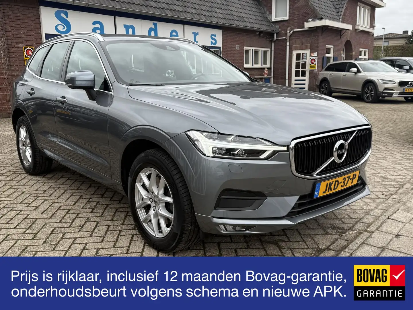 Volvo XC60 2.0 T4 190 pk Momentum Pro Intellisafe Pro Grijs - 1