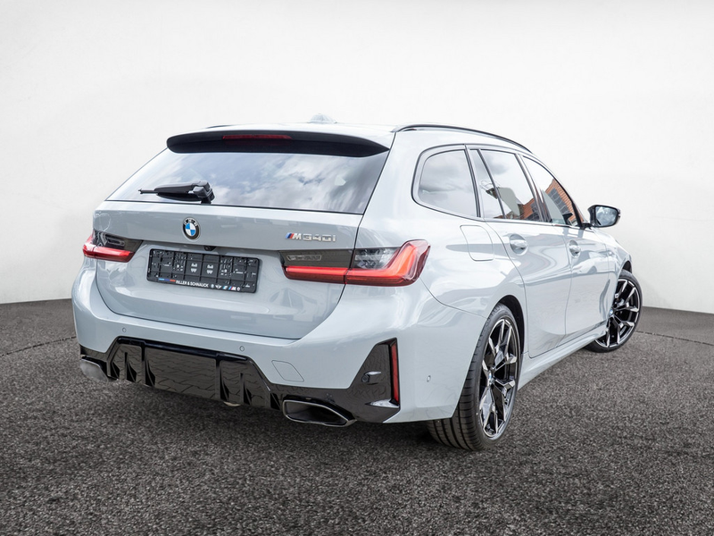 BMW 340 Mi xDrive Touring — photo 3