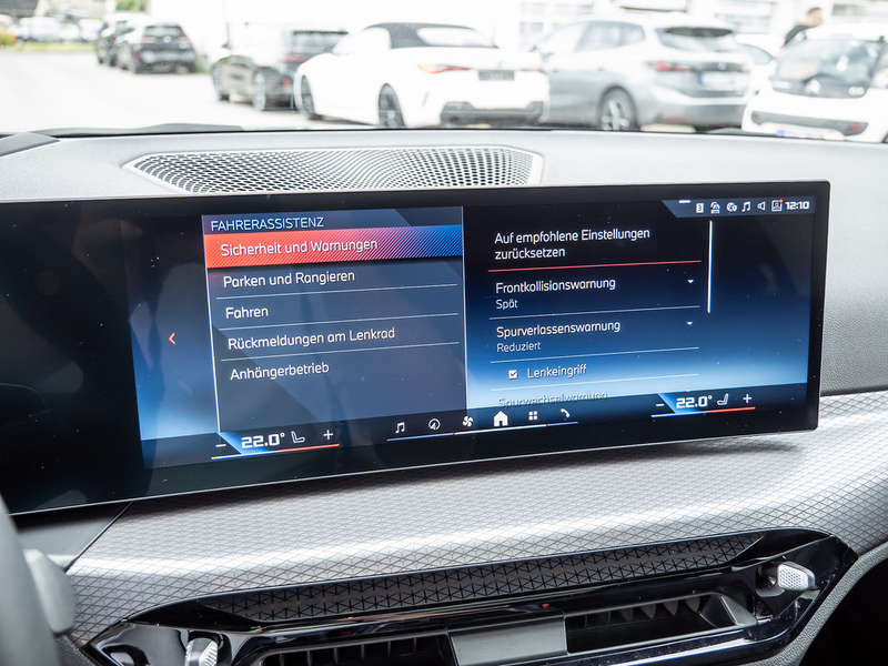 BMW 340 Mi xDrive Touring — photo 12