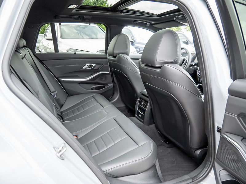 BMW 340 Mi xDrive Touring — photo 8