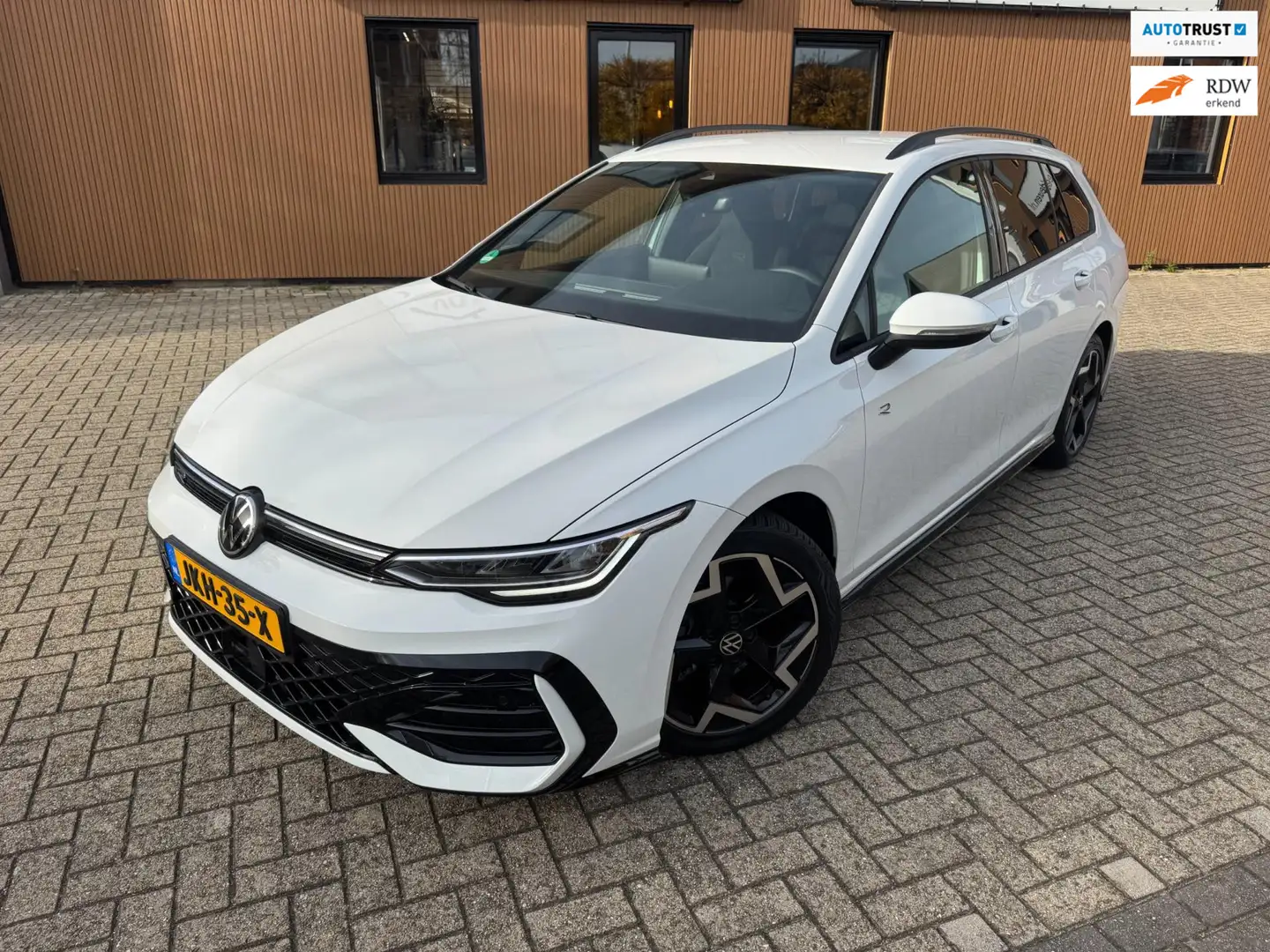 Volkswagen Golf Variant 1.5 TSI R-Line Edition Wit - 1