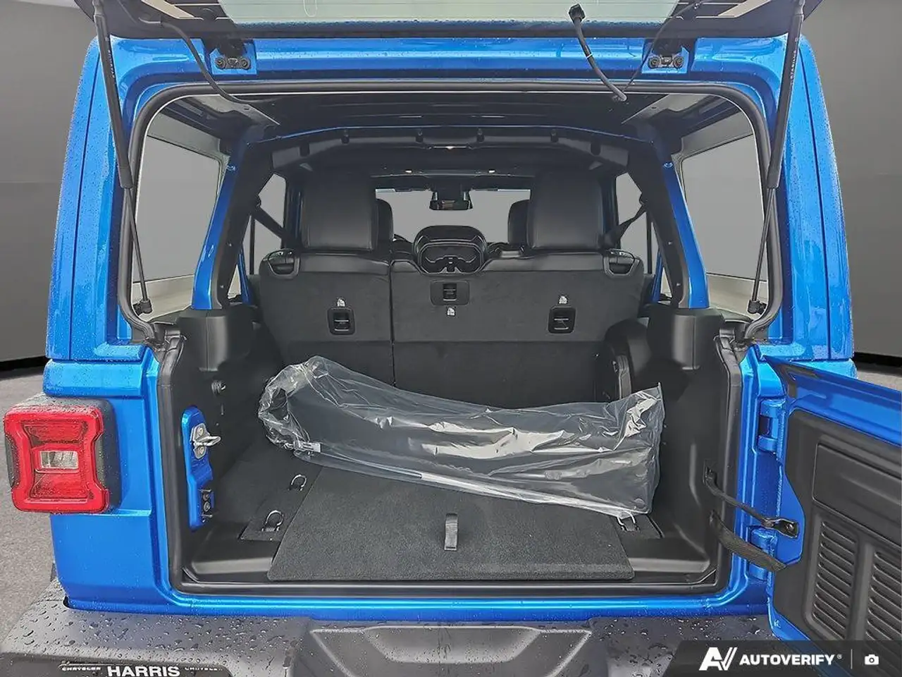 Jeep Wrangler снимка Jeep Wrangler