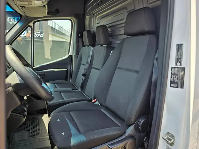 Mercedes-Benz Sprinter view 8