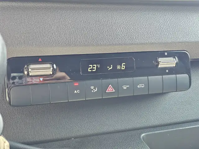 Mercedes-Benz Sprinter view 12