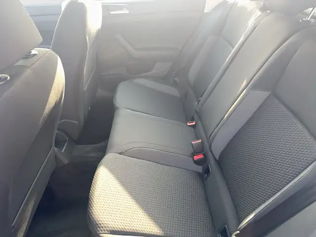 Volkswagen Polo view 11