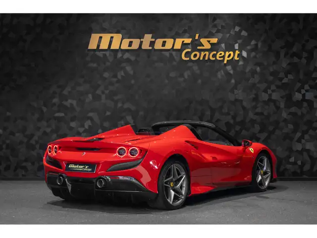 Ferrari F8 Spider view 3