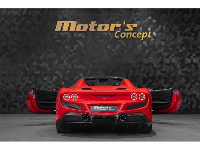 Ferrari F8 Spider view 5