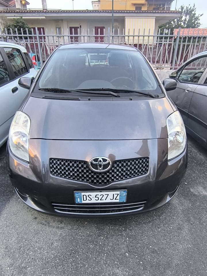 Toyota Yaris 5p 1.4 d-4d Sol