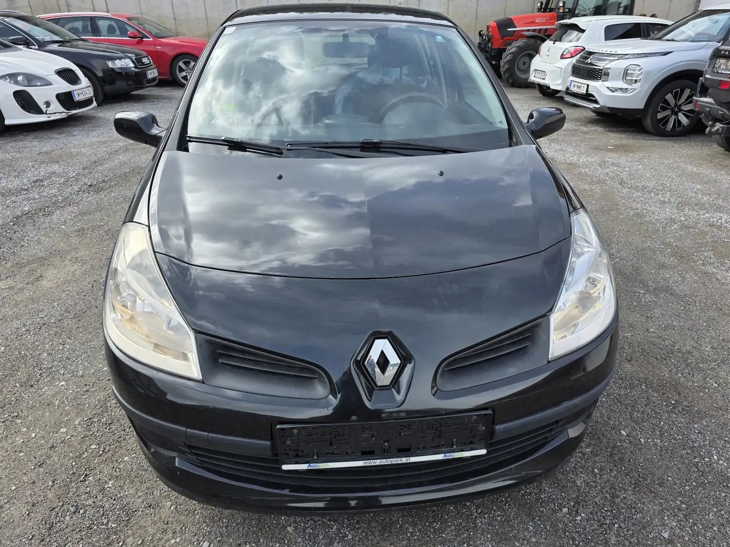 Renault Clio Authentique 1,2 16V Schwarz - 1