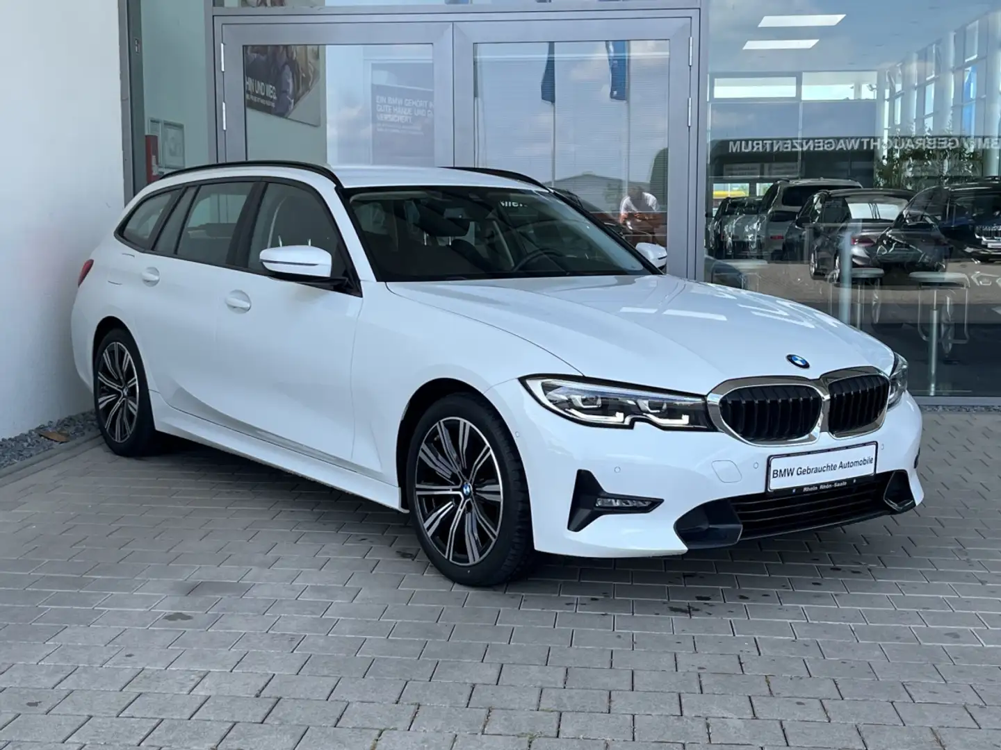 BMW 318 i Touring Sport Line Navi.LED.HUD.Hifi.Komfor Weiß - 2