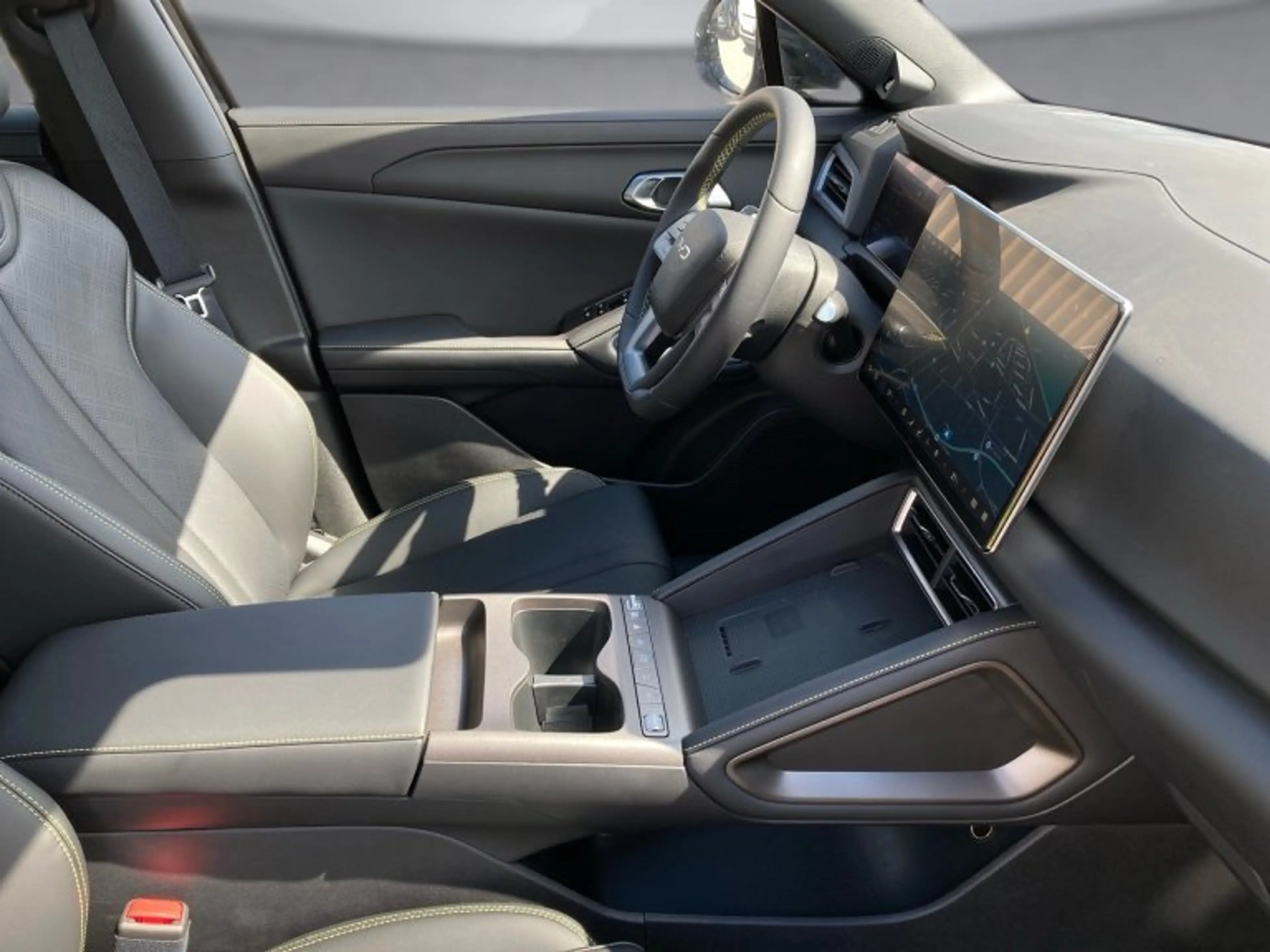 BYD Atto 2 DM-i Boost — photo 11