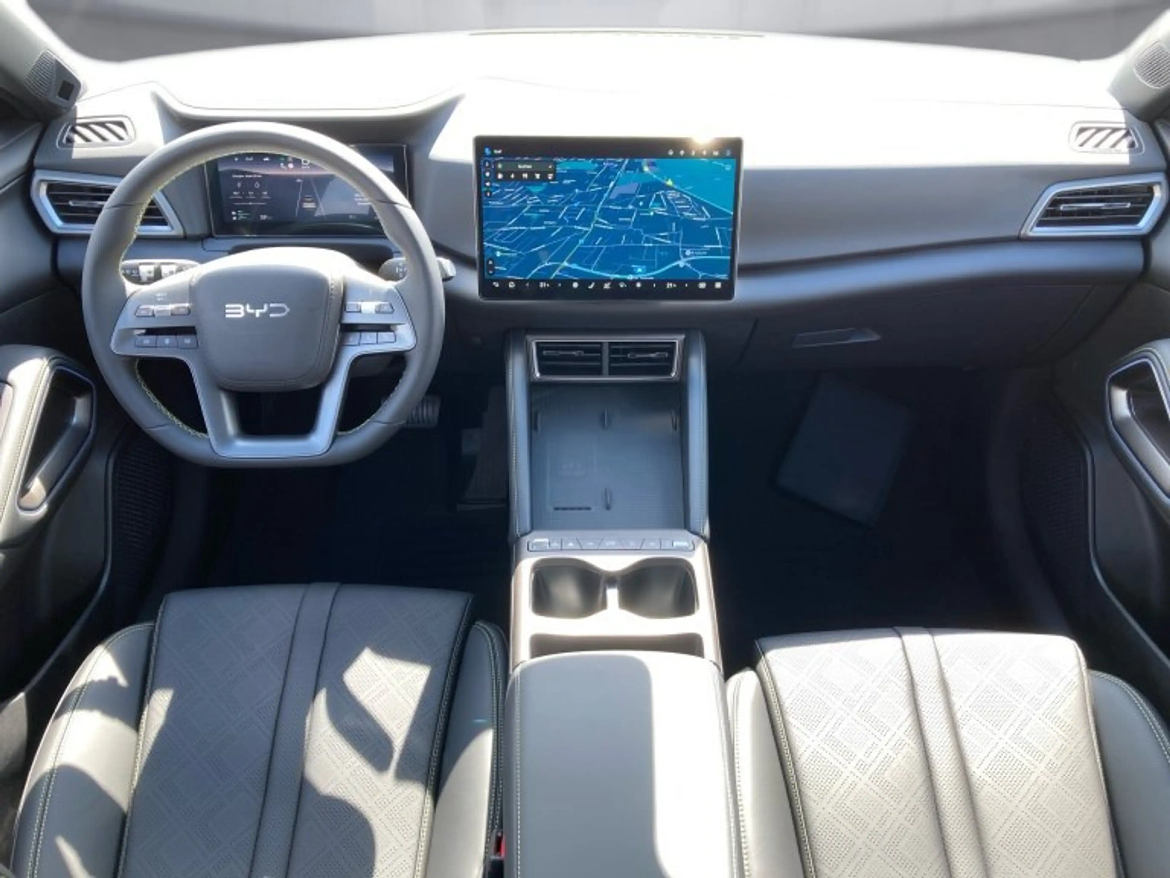 BYD Atto 2 DM-i Boost — photo 9