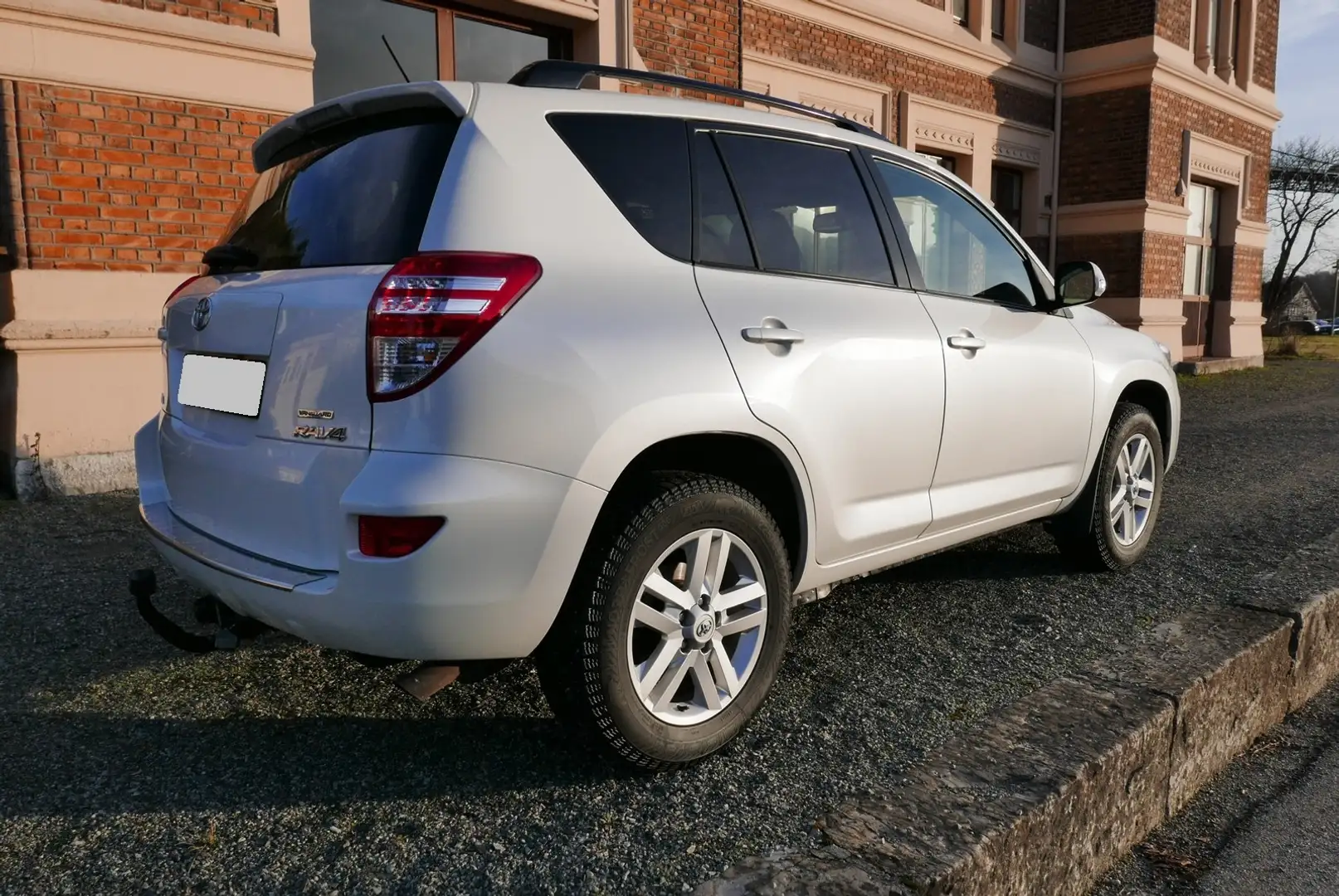 Toyota RAV 4 2.2 D-4D 4x4 LX DPF. Année : 2011, - 2