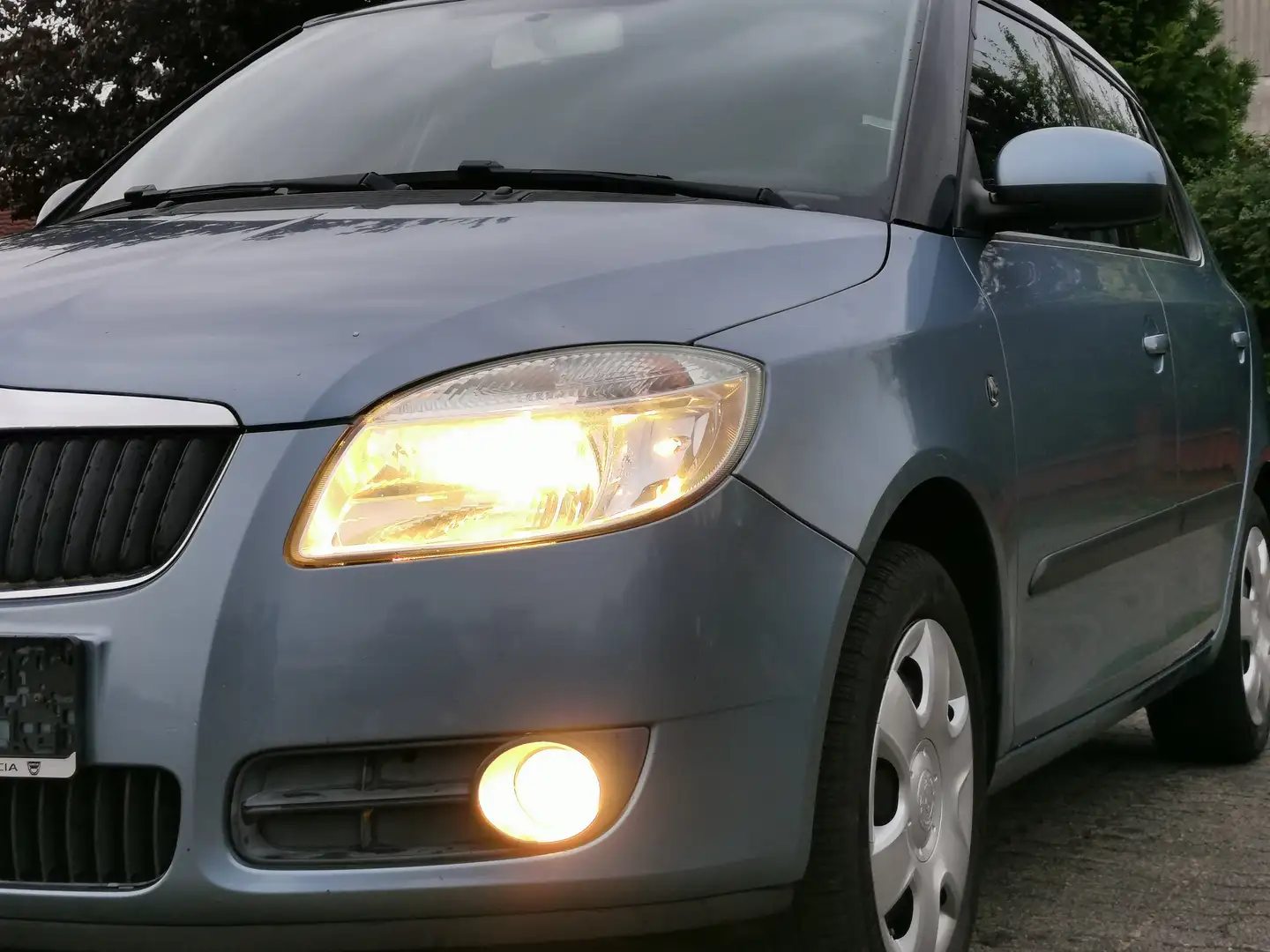 Skoda Fabia Ambiente*Service NEU*Klima*ISOFIX*Sparsam* Gris - 2