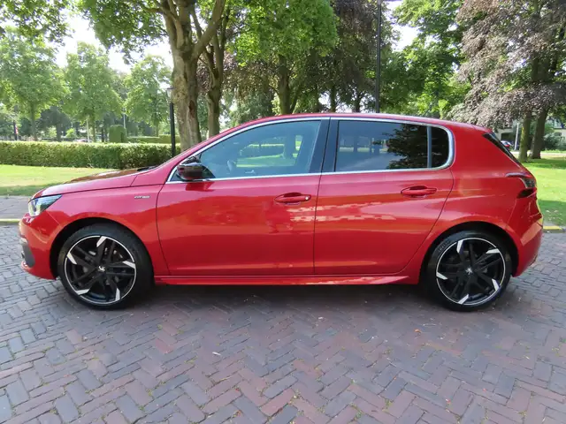 Peugeot 308 view 2