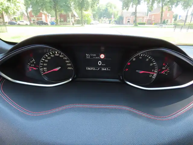 Peugeot 308 view 11