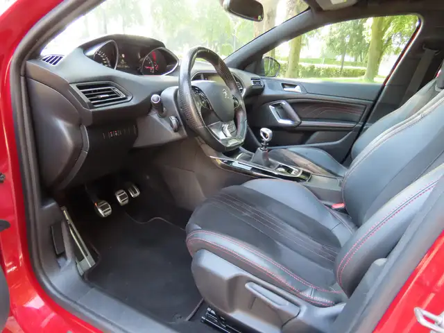 Peugeot 308 view 8