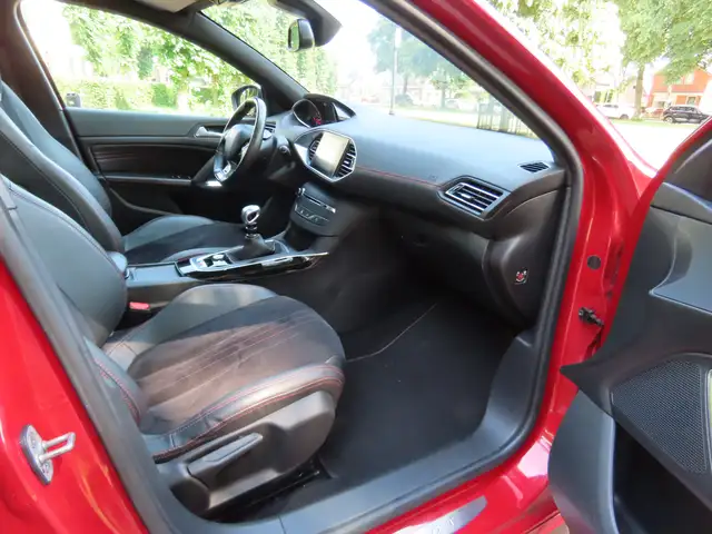 Peugeot 308 view 9
