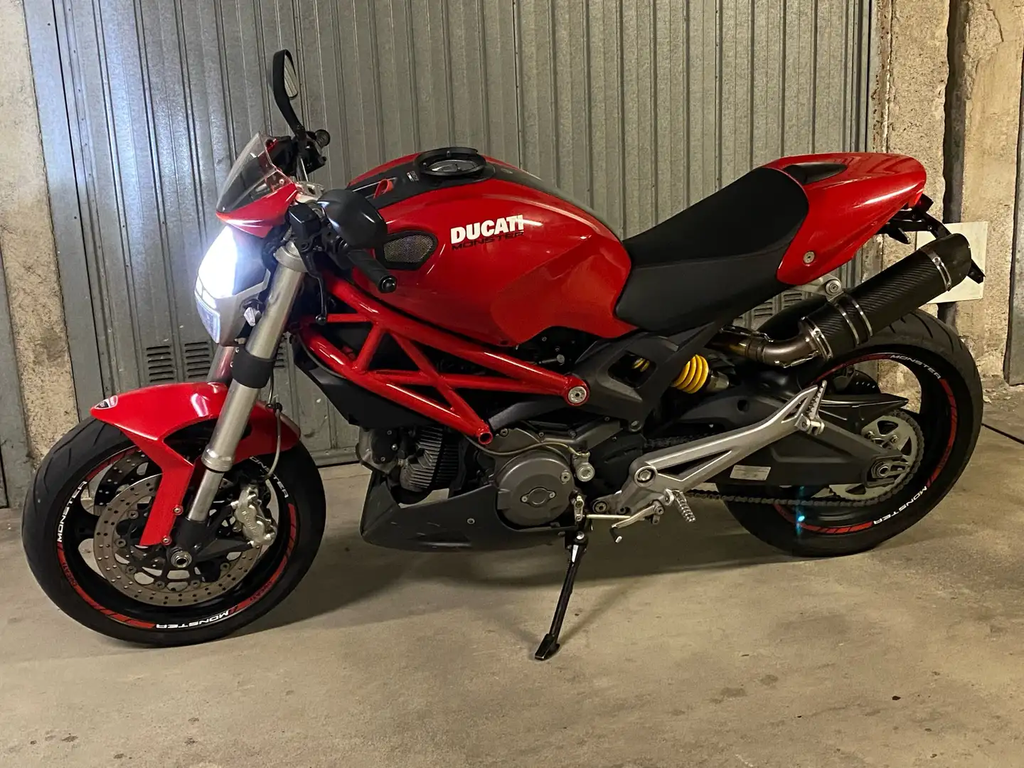 Ducati Monster 696 696 + plus Piros - 2
