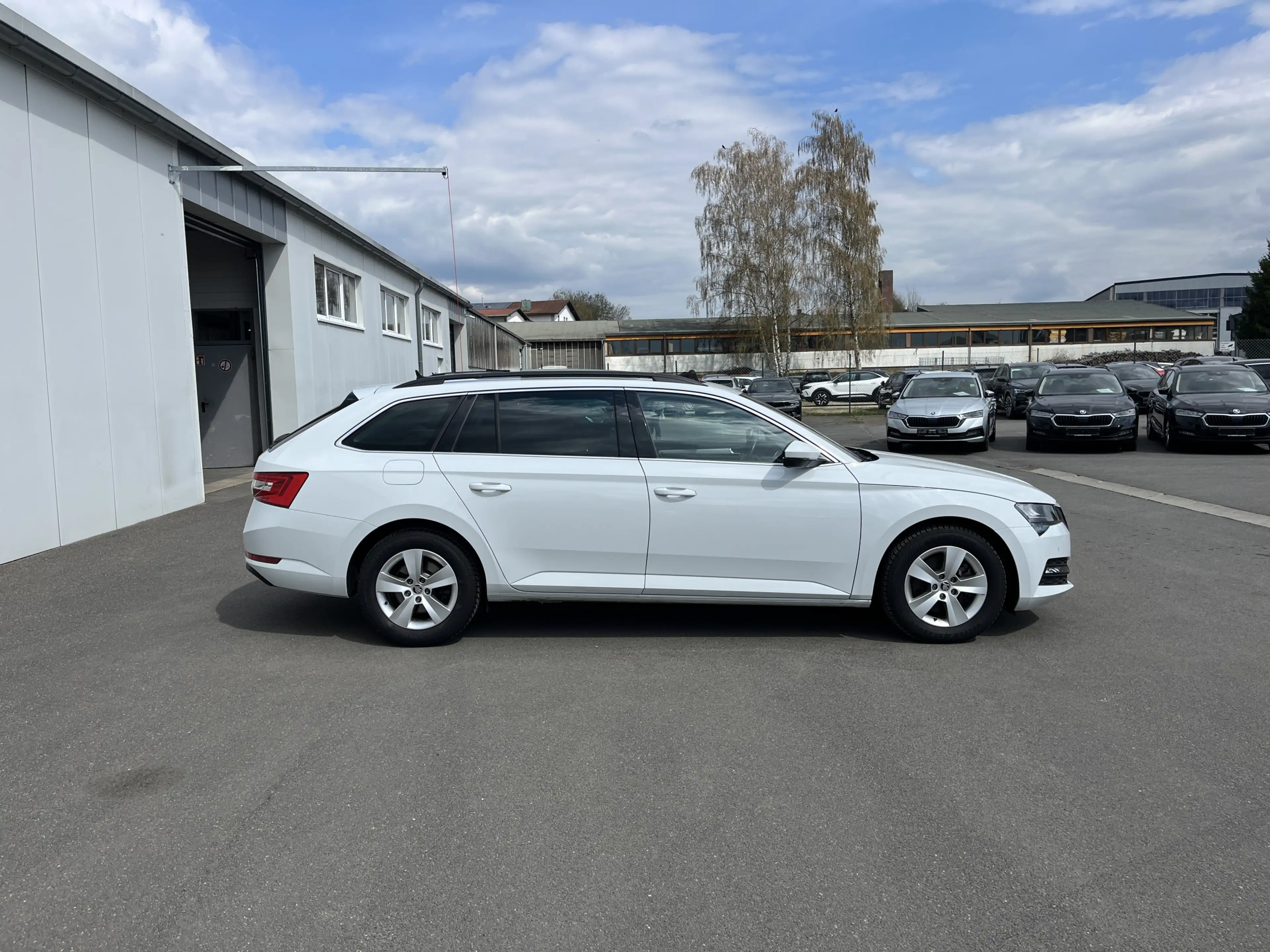Skoda Superb Combi 2.0 TDI DSG Ambition 141€ m.20% Anz. PANOR — photo 5