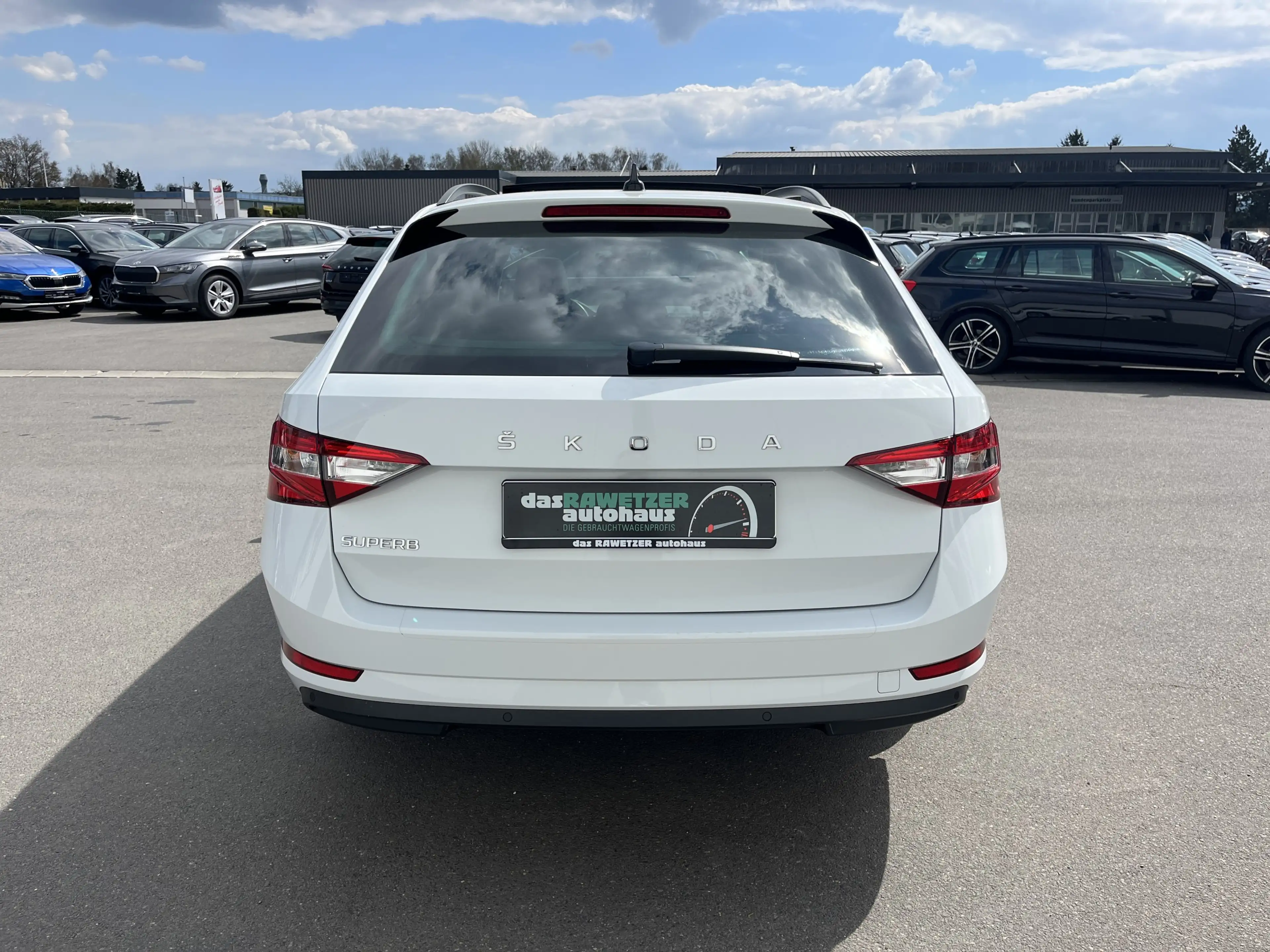 Skoda Superb Combi 2.0 TDI DSG Ambition 141€ m.20% Anz. PANOR — photo 8