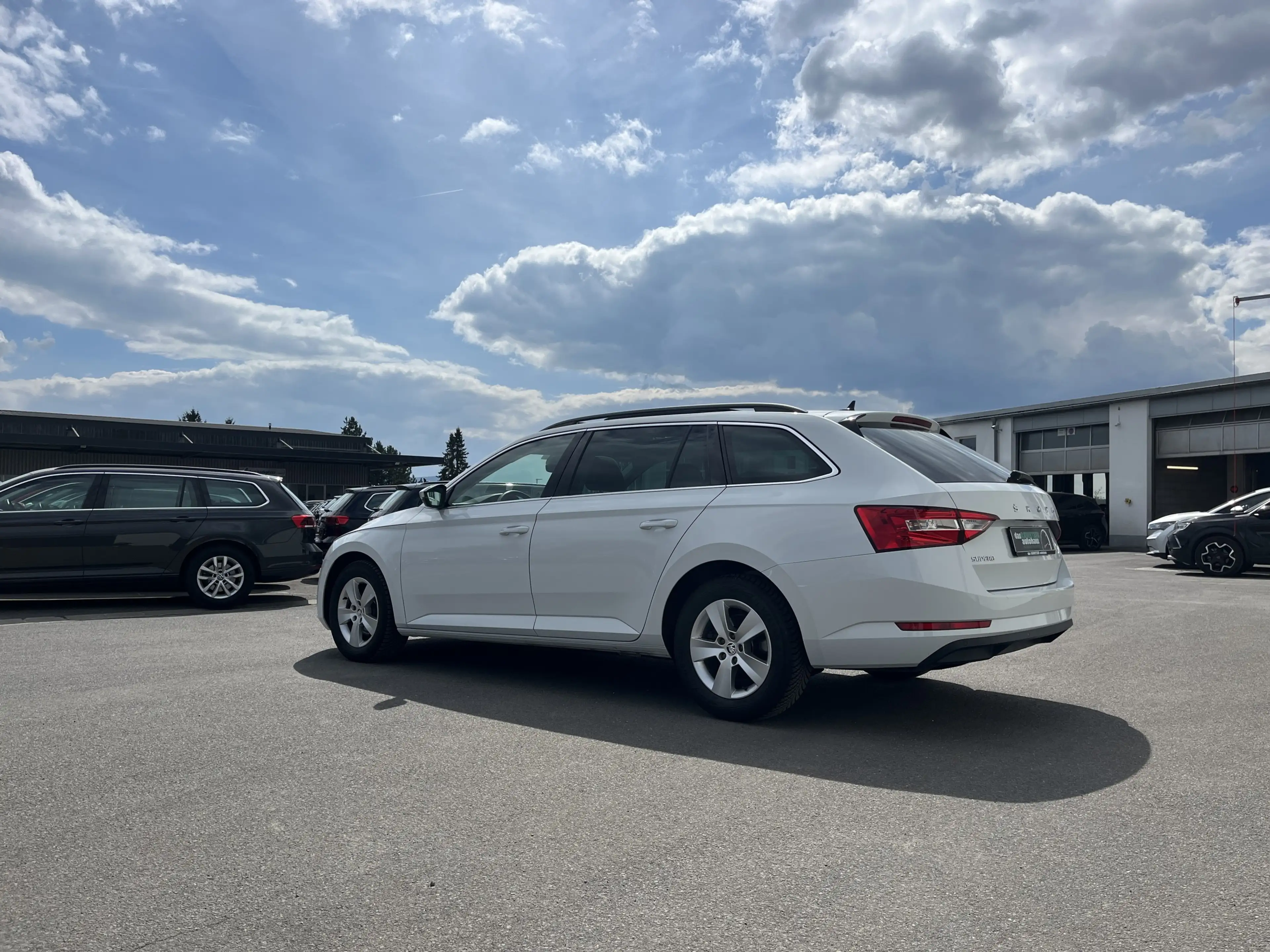 Skoda Superb Combi 2.0 TDI DSG Ambition 141€ m.20% Anz. PANOR — photo 9