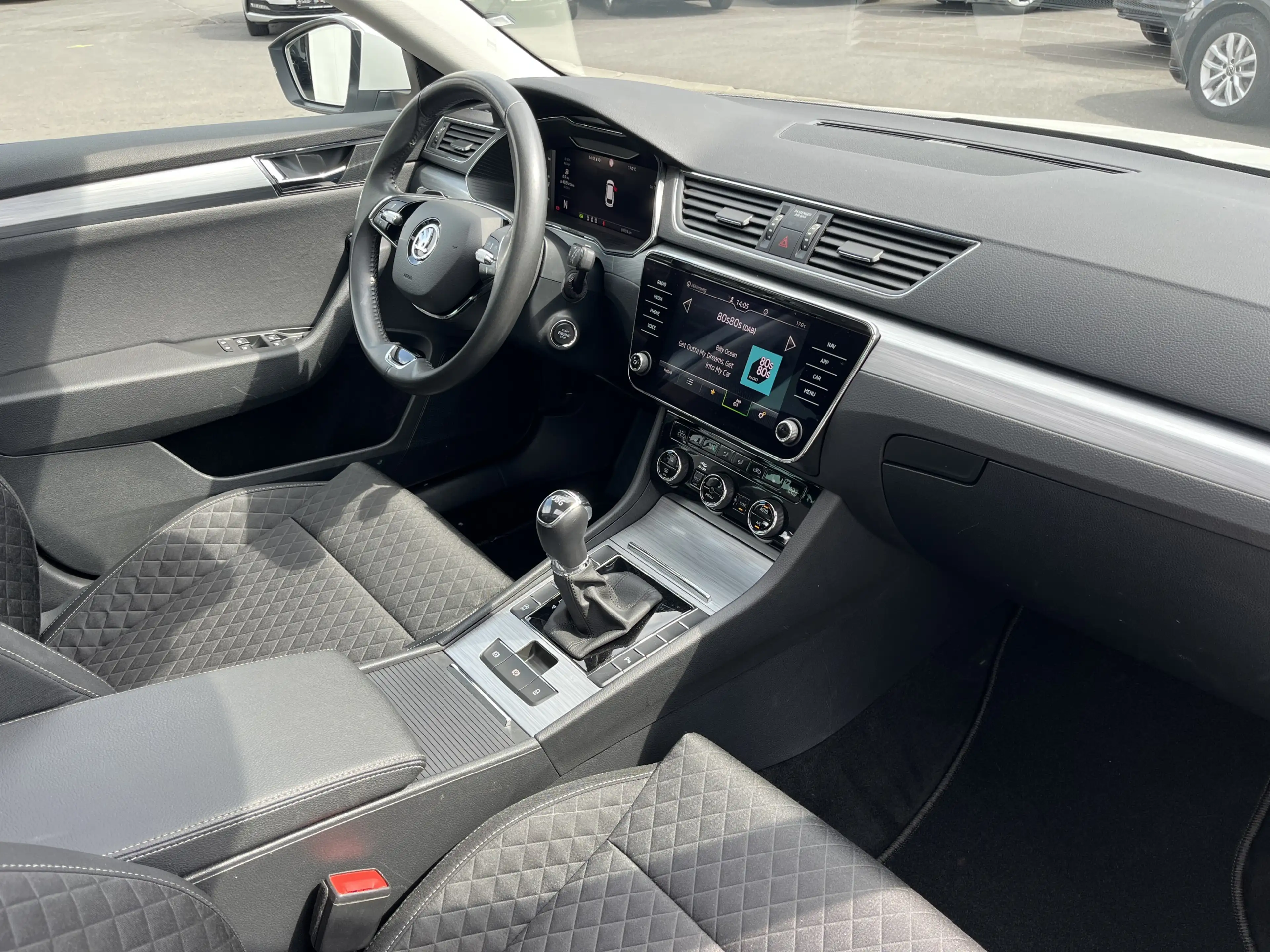 Skoda Superb Combi 2.0 TDI DSG Ambition 141€ m.20% Anz. PANOR — photo 13