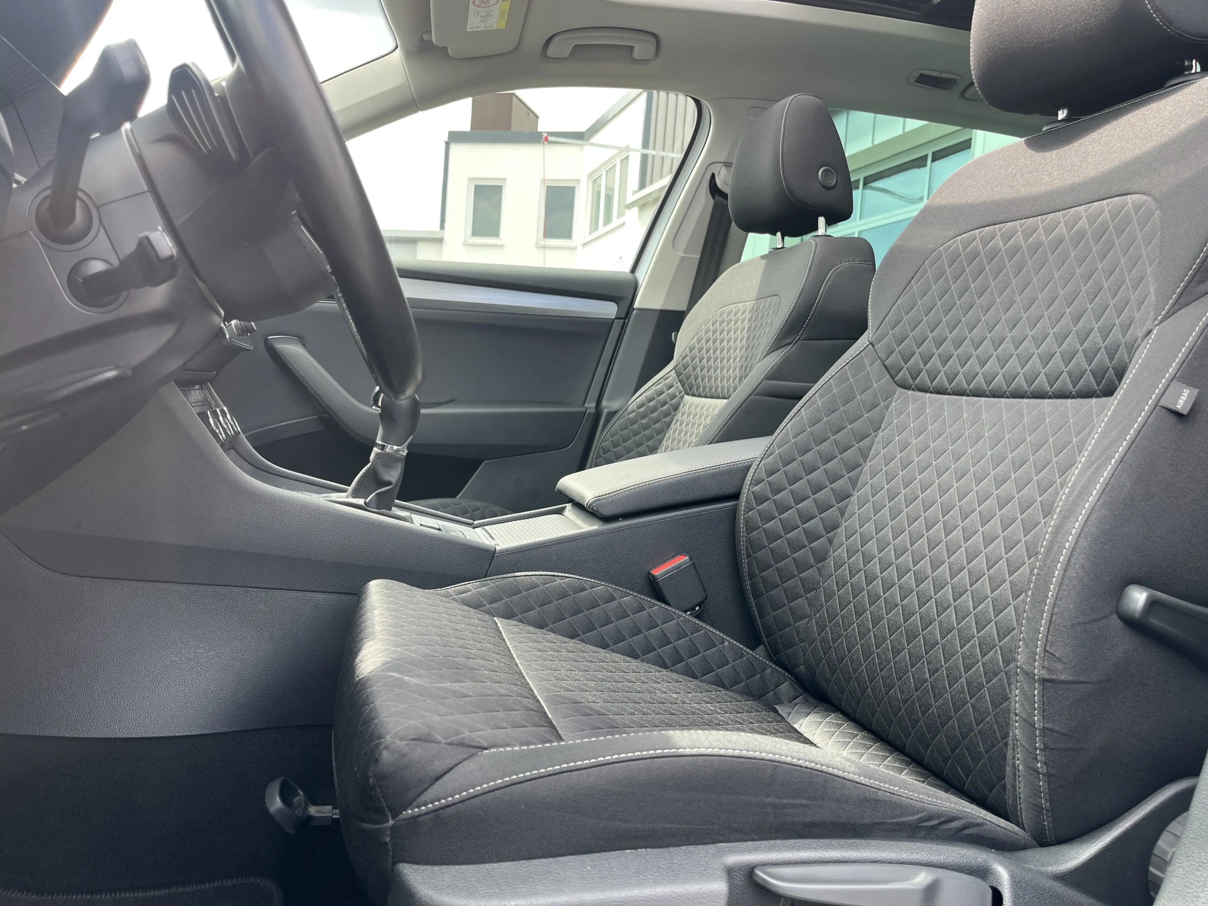 Skoda Superb Combi 2.0 TDI DSG Ambition 141€ m.20% Anz. PANOR — photo 12