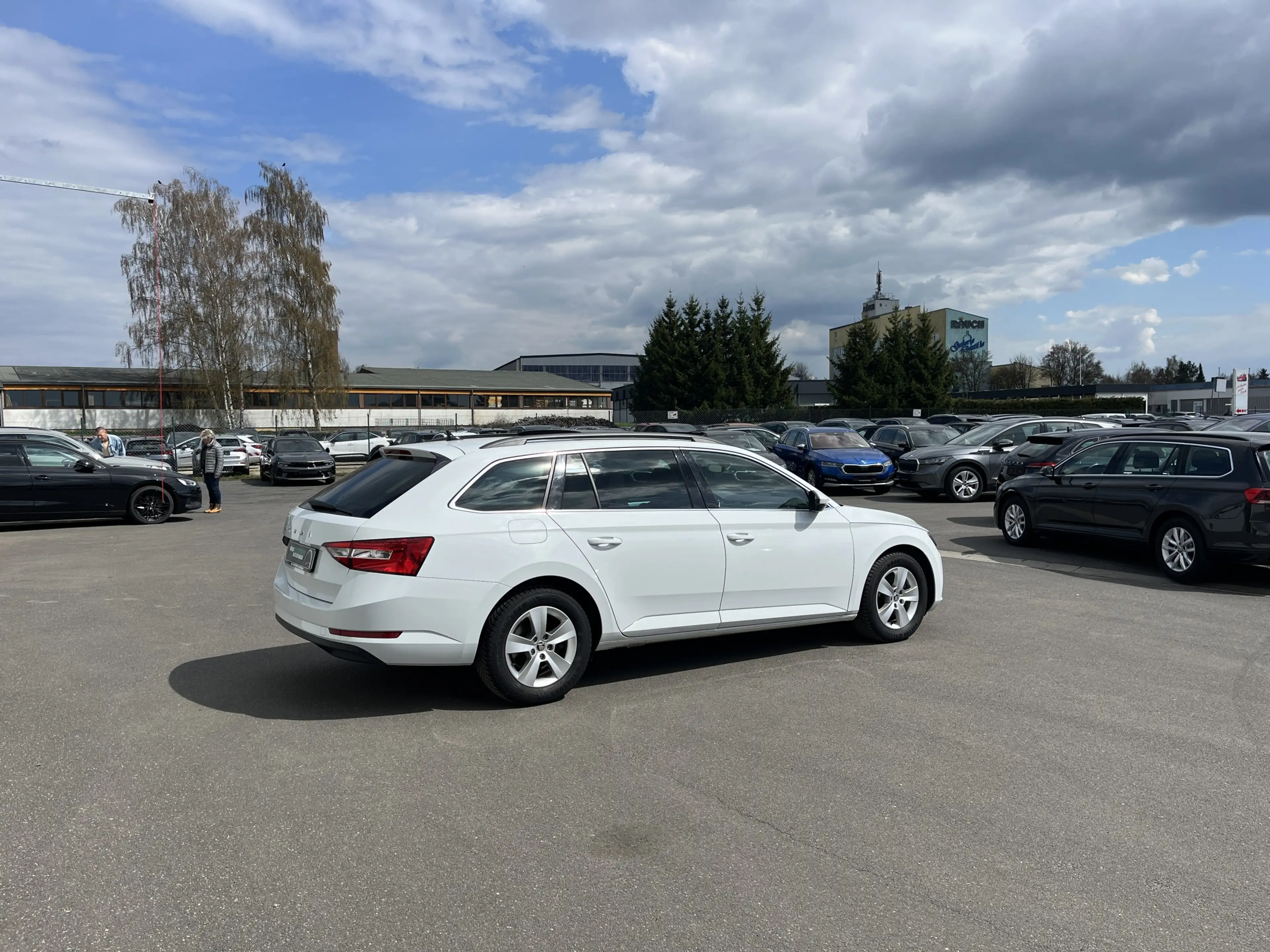 Skoda Superb Combi 2.0 TDI DSG Ambition 141€ m.20% Anz. PANOR — photo 7