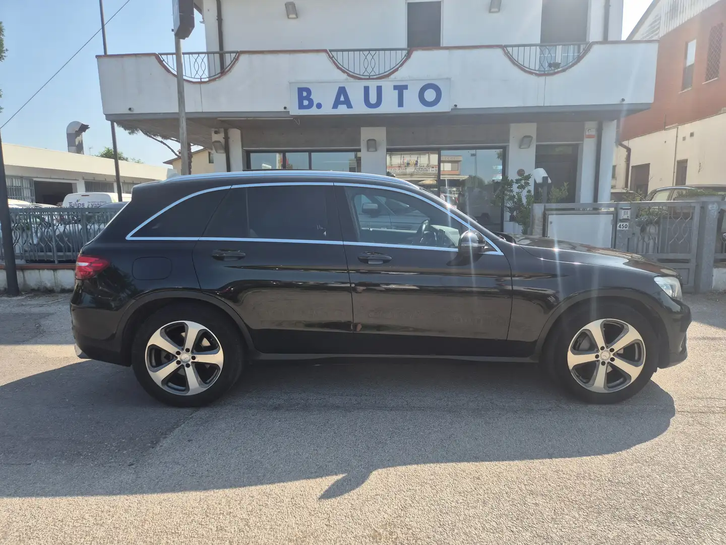 Mercedes-Benz GLC 220 GLC 220 d Sport 4matic auto Negro - 2