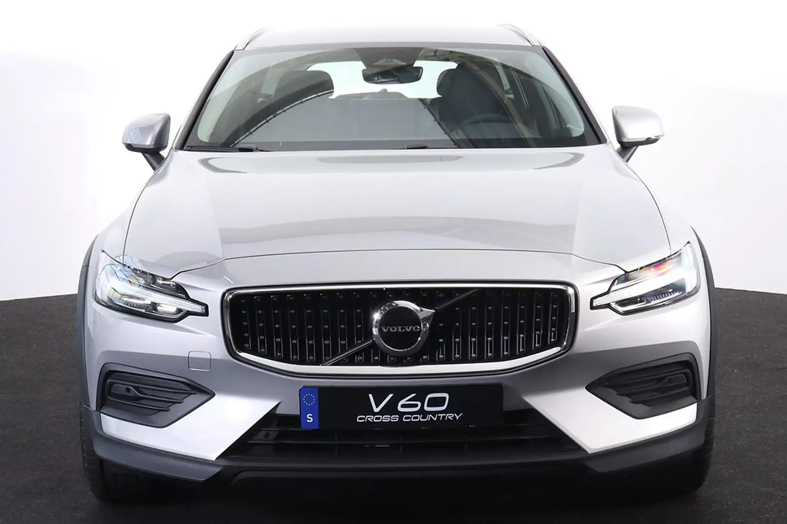 Volvo V60 Cross Country B5 AWD Plus - Adaptive Cruise Control - Pilot Assi Zilver - 2