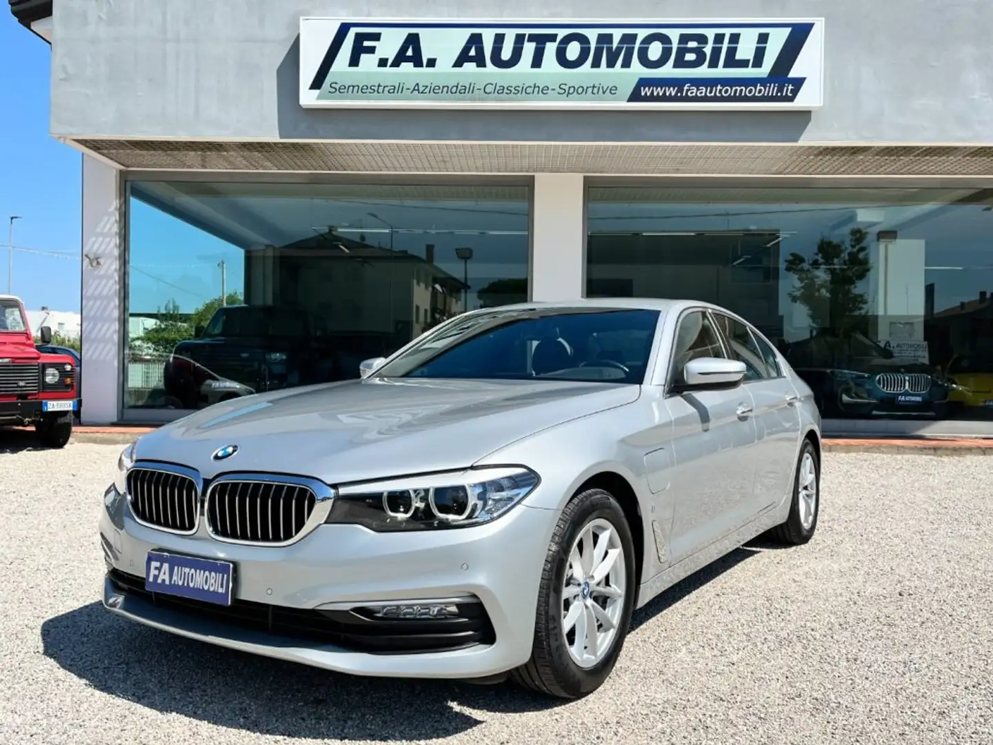 BMW 530 e IPERFORMANCE Business Autom. Argent - 1