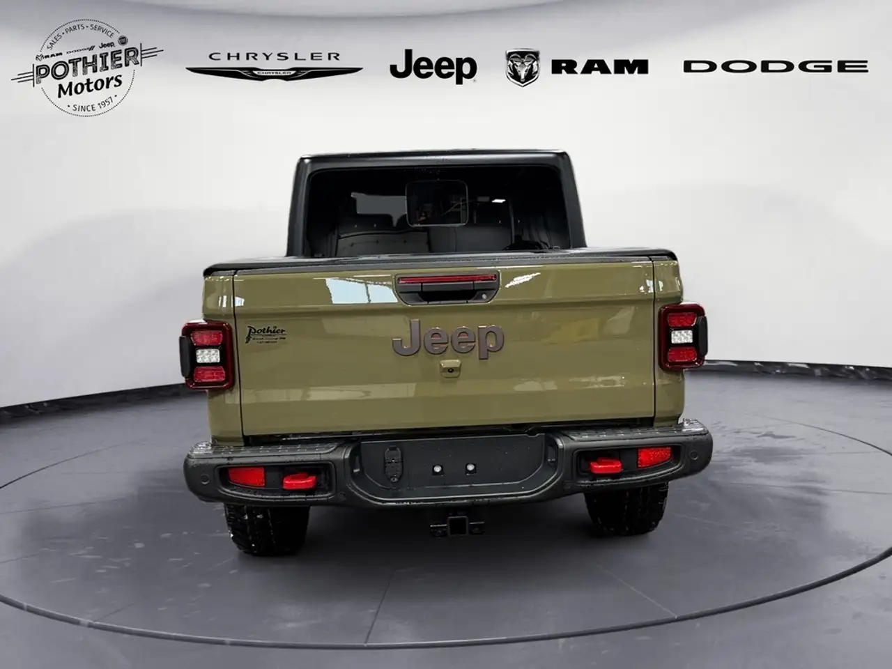 Jeep Gladiator снимка Jeep Gladiator