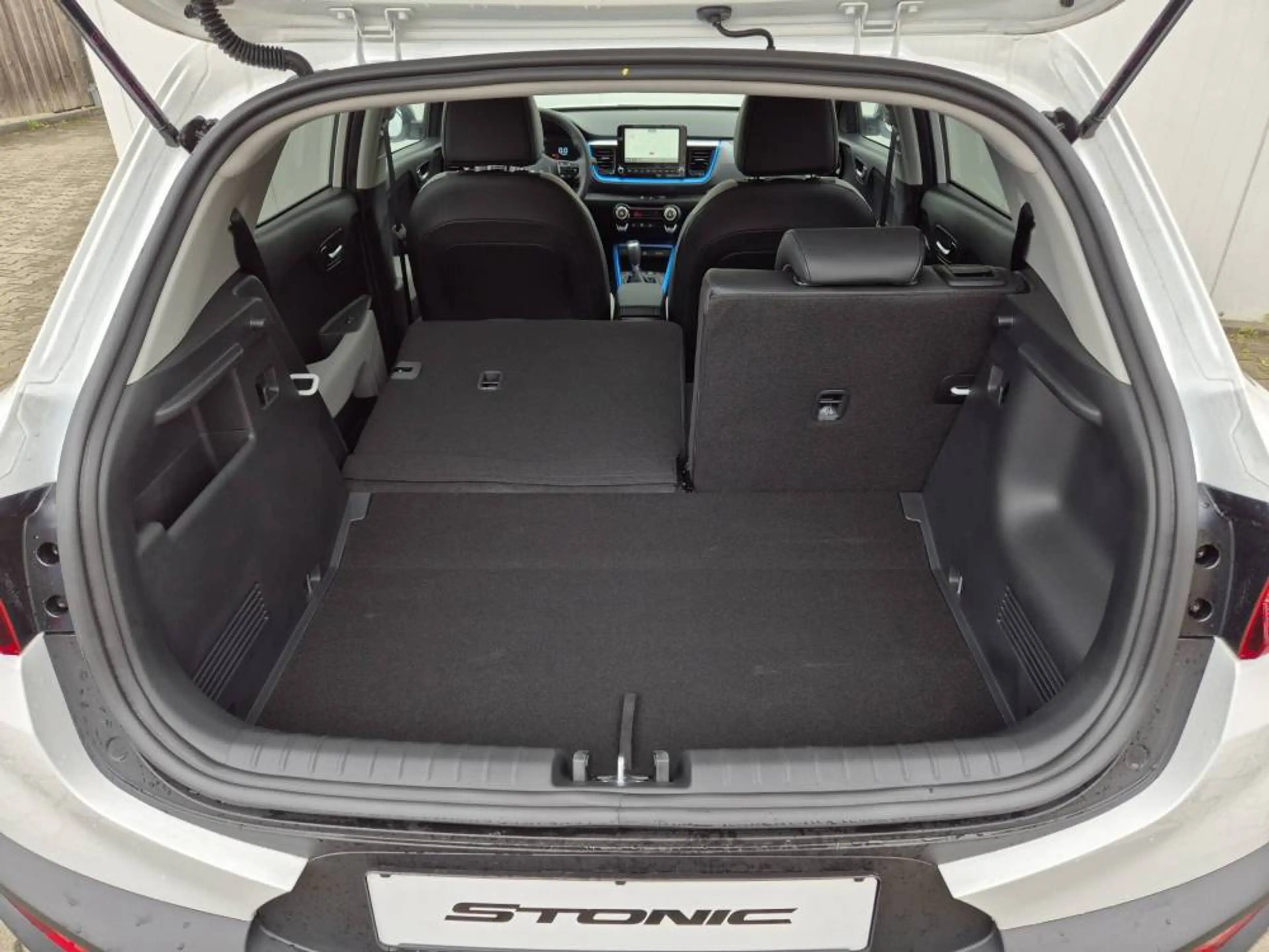 Kia Stonic 1.0 T-GDI (100 PS) MHEV Nightline — photo 14