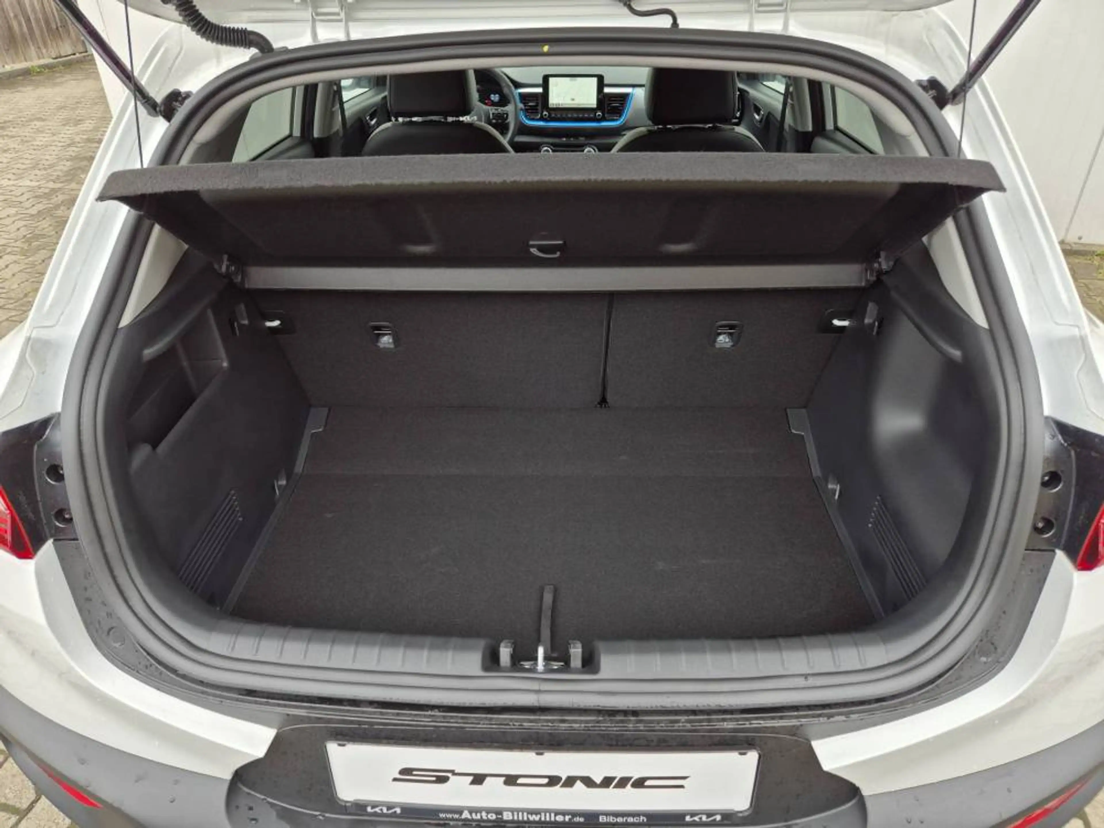 Kia Stonic 1.0 T-GDI (100 PS) MHEV Nightline — photo 11