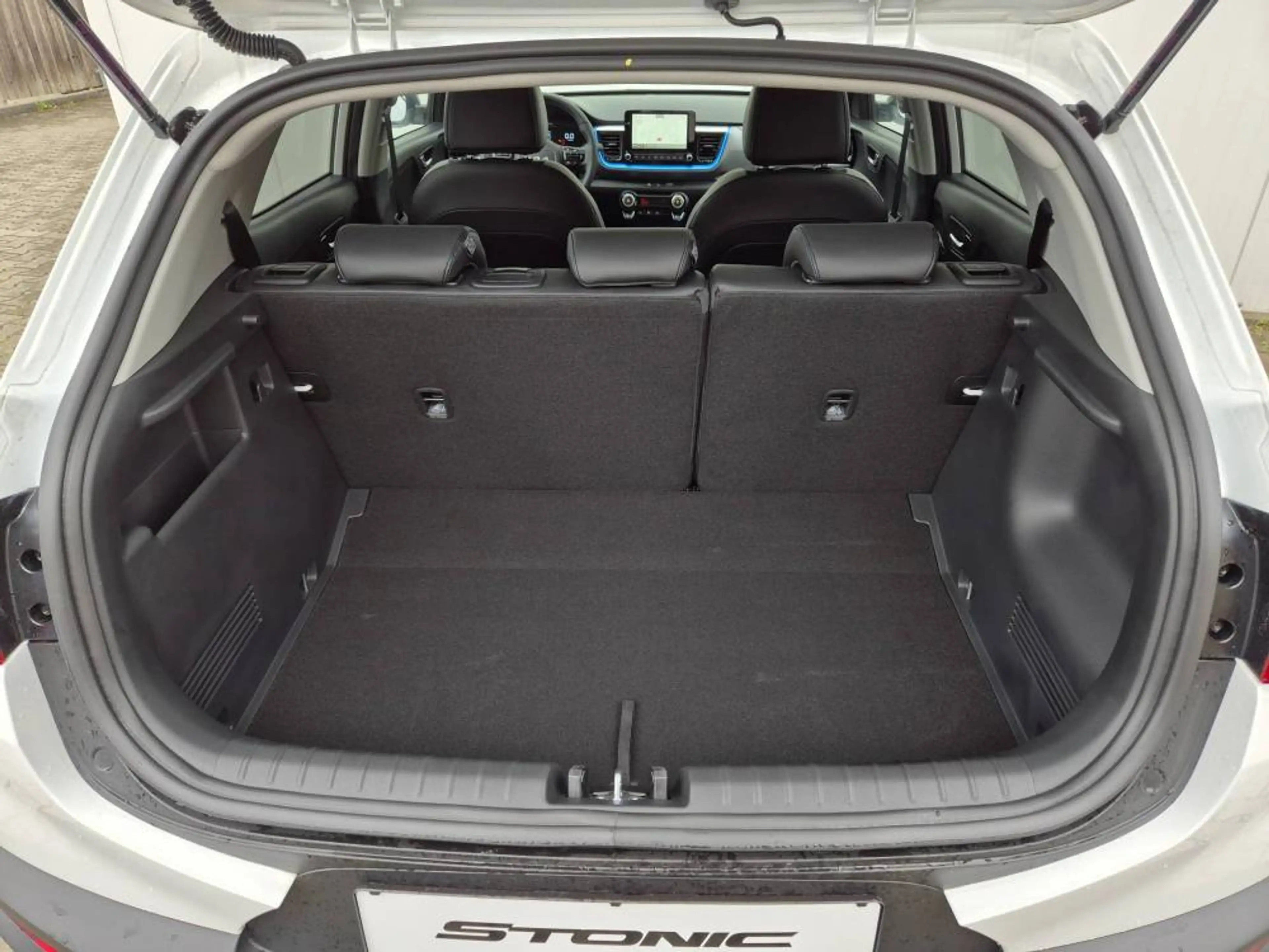 Kia Stonic 1.0 T-GDI (100 PS) MHEV Nightline — photo 12